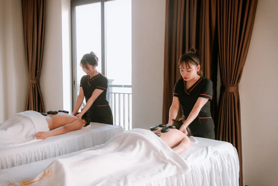 Đá nóng massage